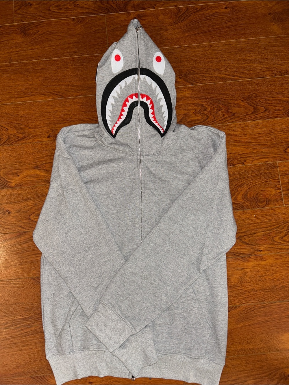 A bathing ape zip up hoodie (L)